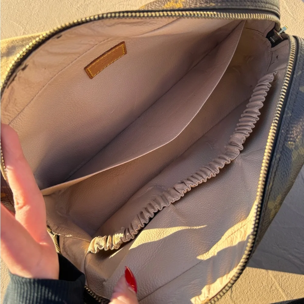 Louis Vuitton Brown Monogram Pouch - Picture 8 of 12